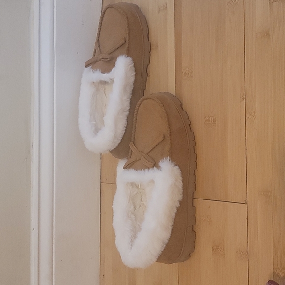 ***SOLD*** Moccasins - Picture 4 of 4